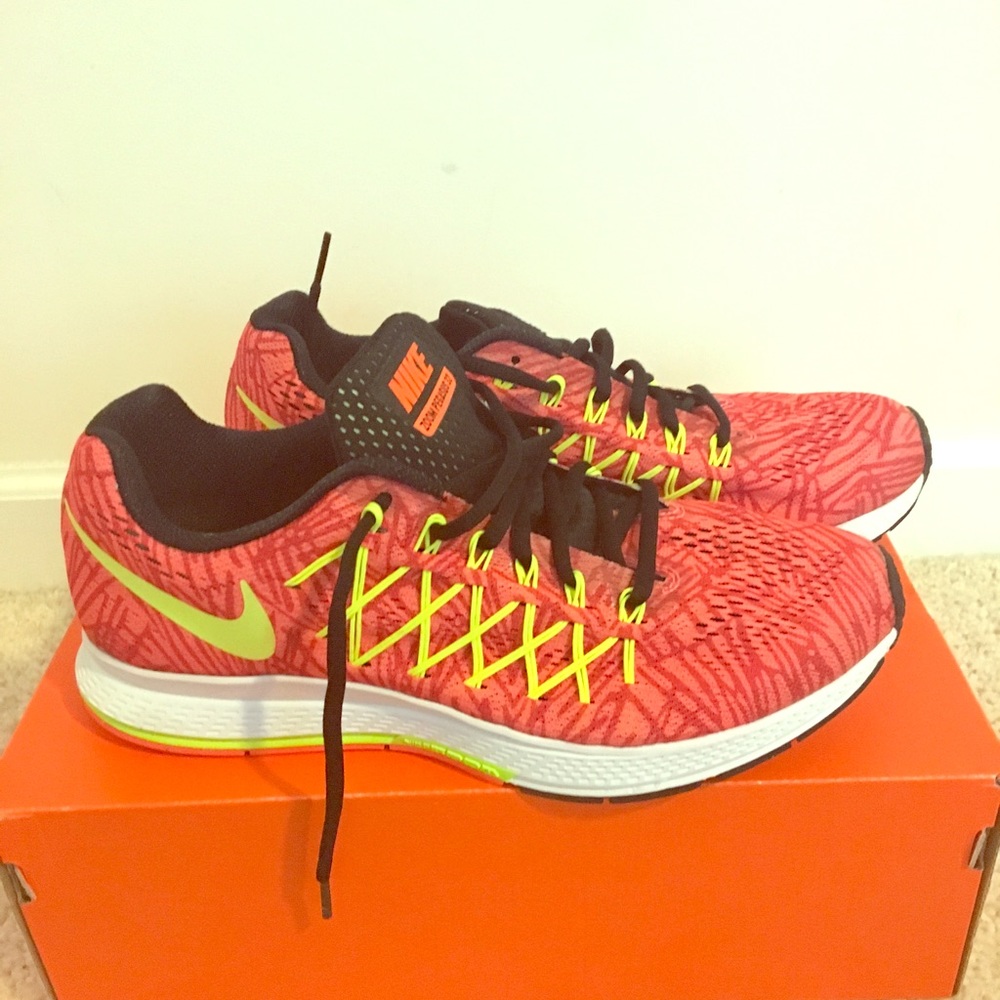 Brand New NIKE training shoe